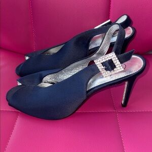 Adrianna Papell | Shoes | Euc Adrianna Papell Boutique Becks  display picture 1